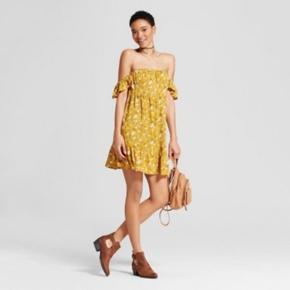 Mossimo Supply Co. Dresses & Skirts - Mossimo Dress or Long Blouse Top Gold Flor…